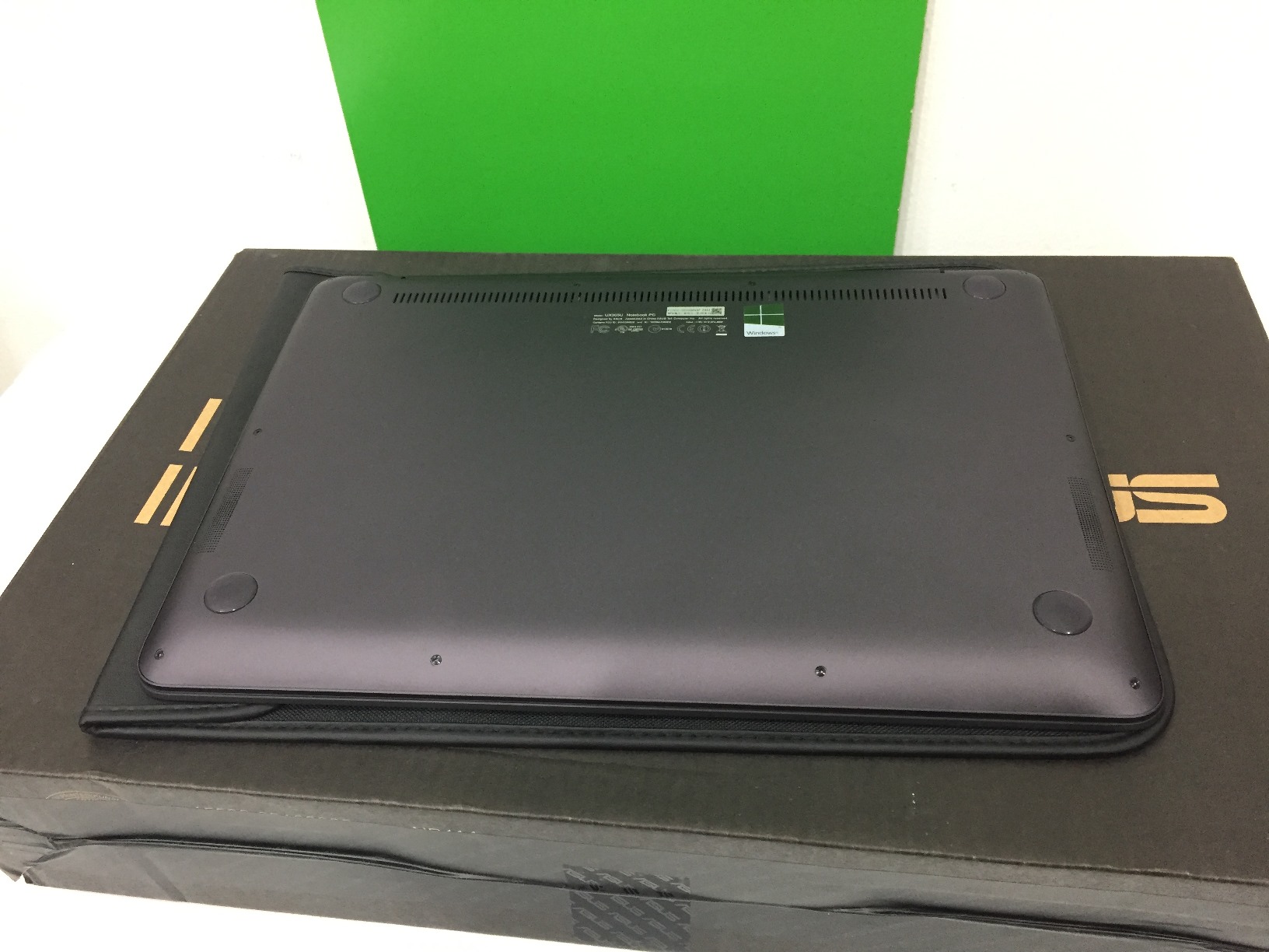 ASUS ZenBook UX305U i5-6200 SSD256