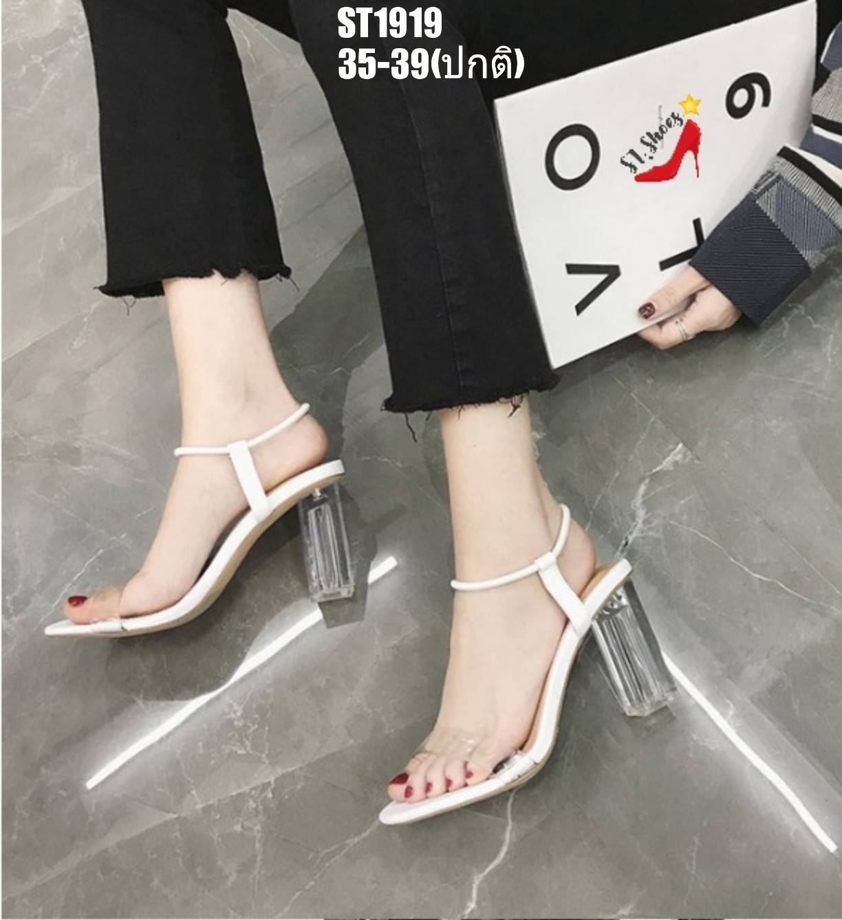 รองเท้าส้นแก้วแต่งห่วงรัดข้อ (สีดำ)