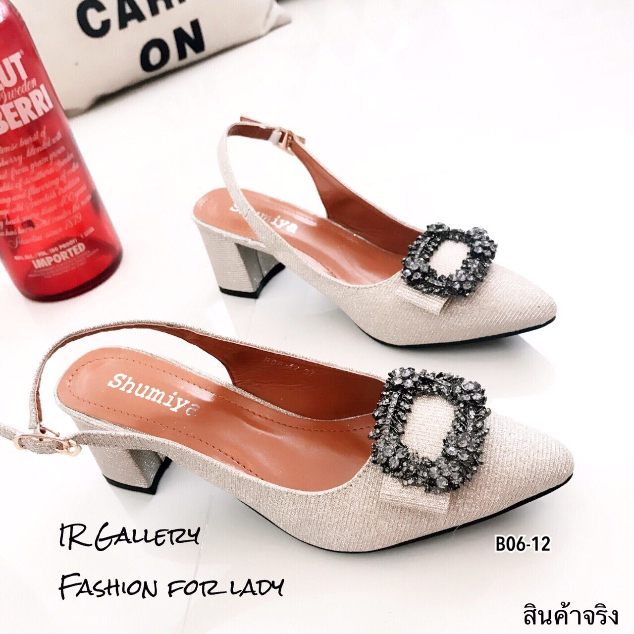รองเท้าคัทชูกลิตเตอร์ Style Roger Vivier (สีทอง)