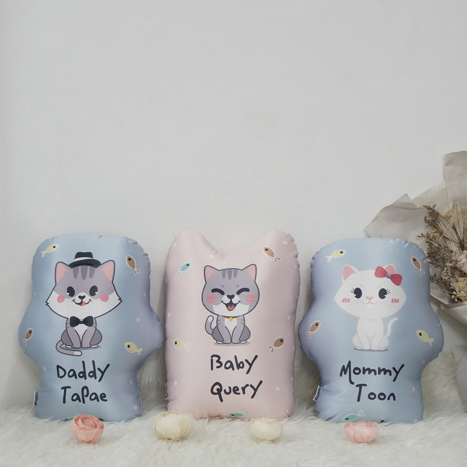 หมอนสั่งทำใส่ชื่อ ลาย Kitten's Family (ราคาต่อใบ)