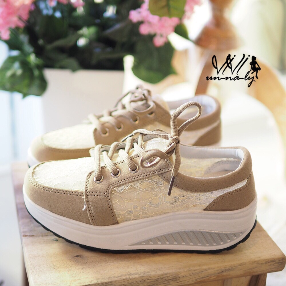 รองเท้าSport ลูกไม้เกาหลี (สีบานเย็น)