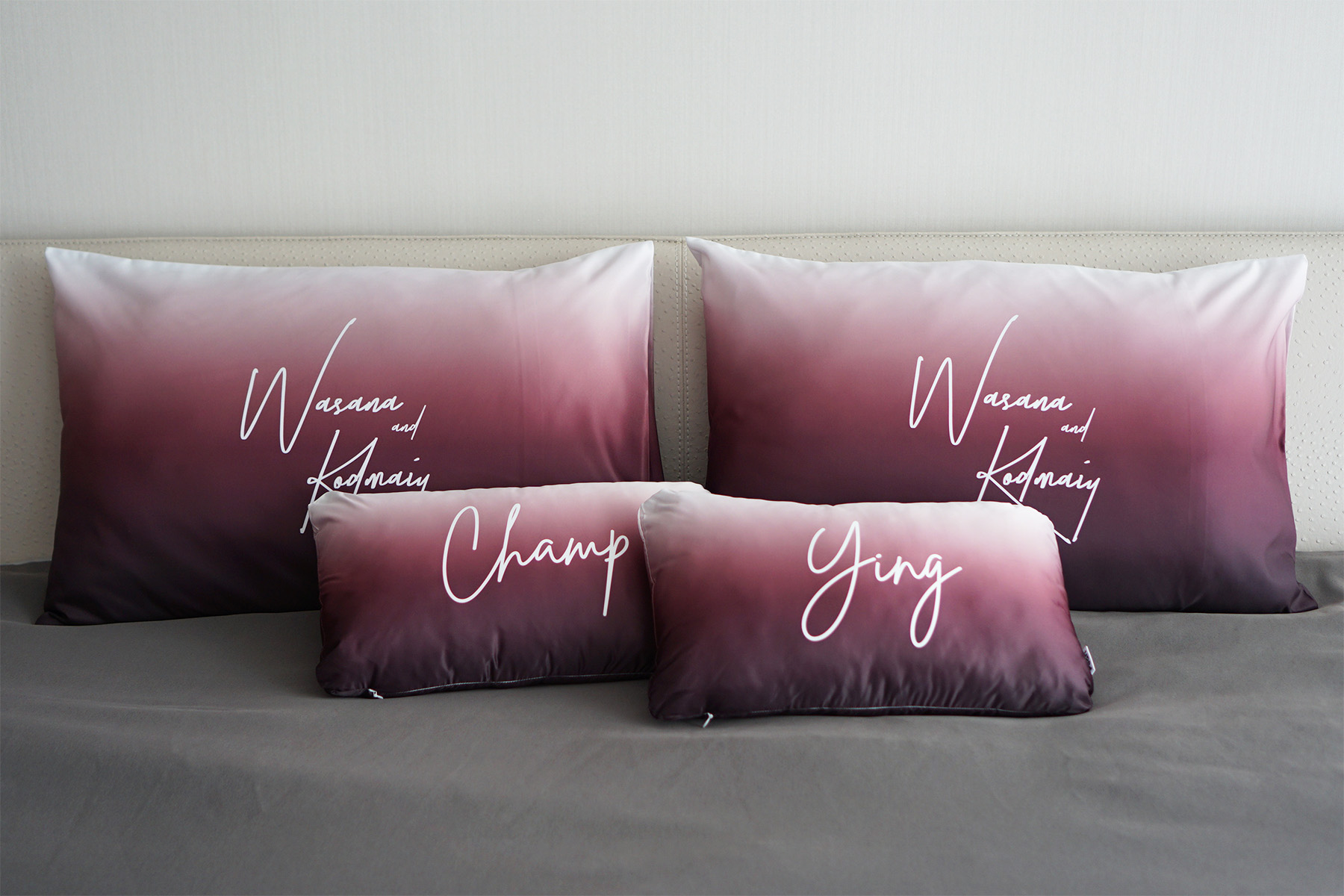 WD3 ชุดของขวัญแต่งงาน ปลอกหมอนคู่+หมอนอิง 2 ใบ ลาย Gradient - Burgundy