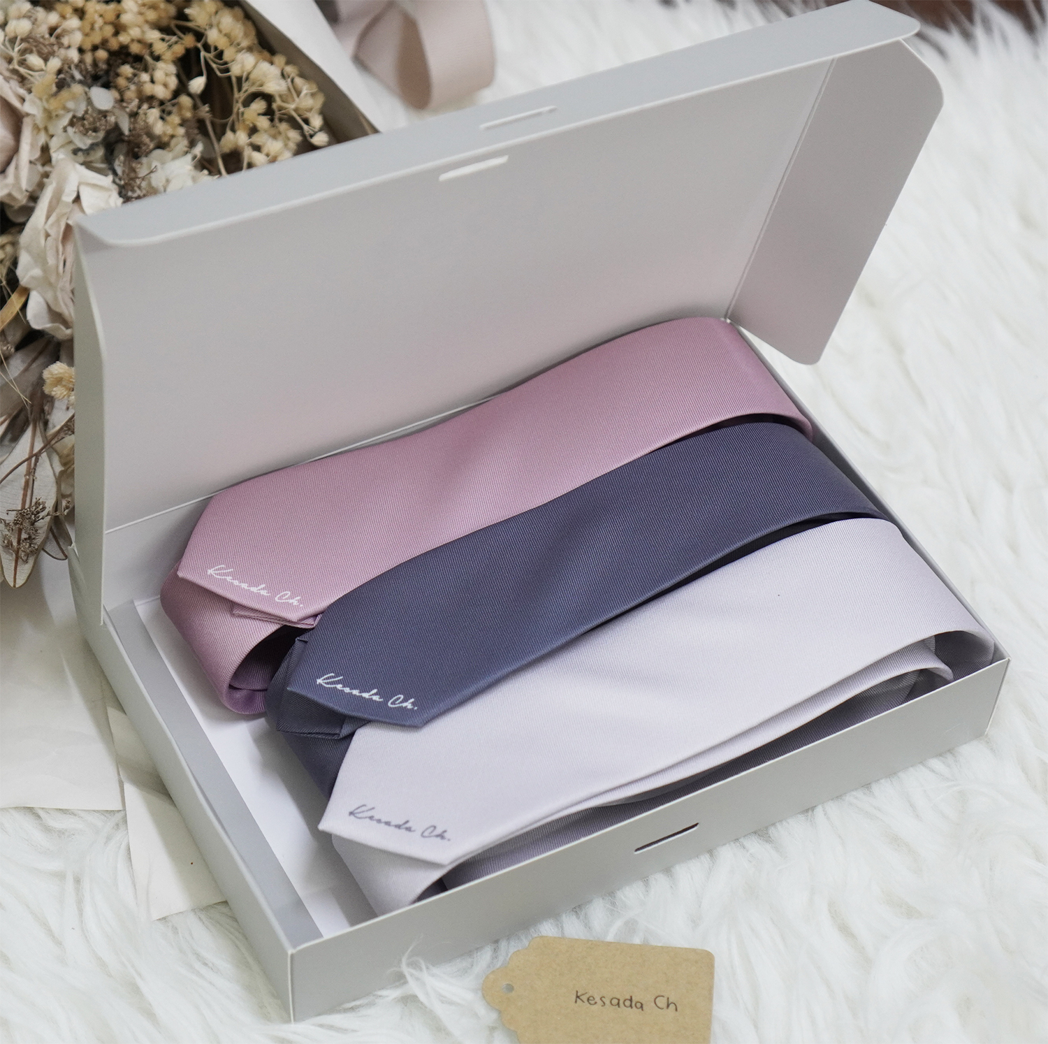 เนคไท สั่งทำใส่ชื่อ แบบ Box Set จำนวน 3 เส้น ขนาด 2" ลาย Minimal