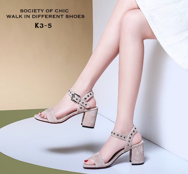 รองเท้าส้นตันรัดส้นสไตล์ Maxi (สีครีม)