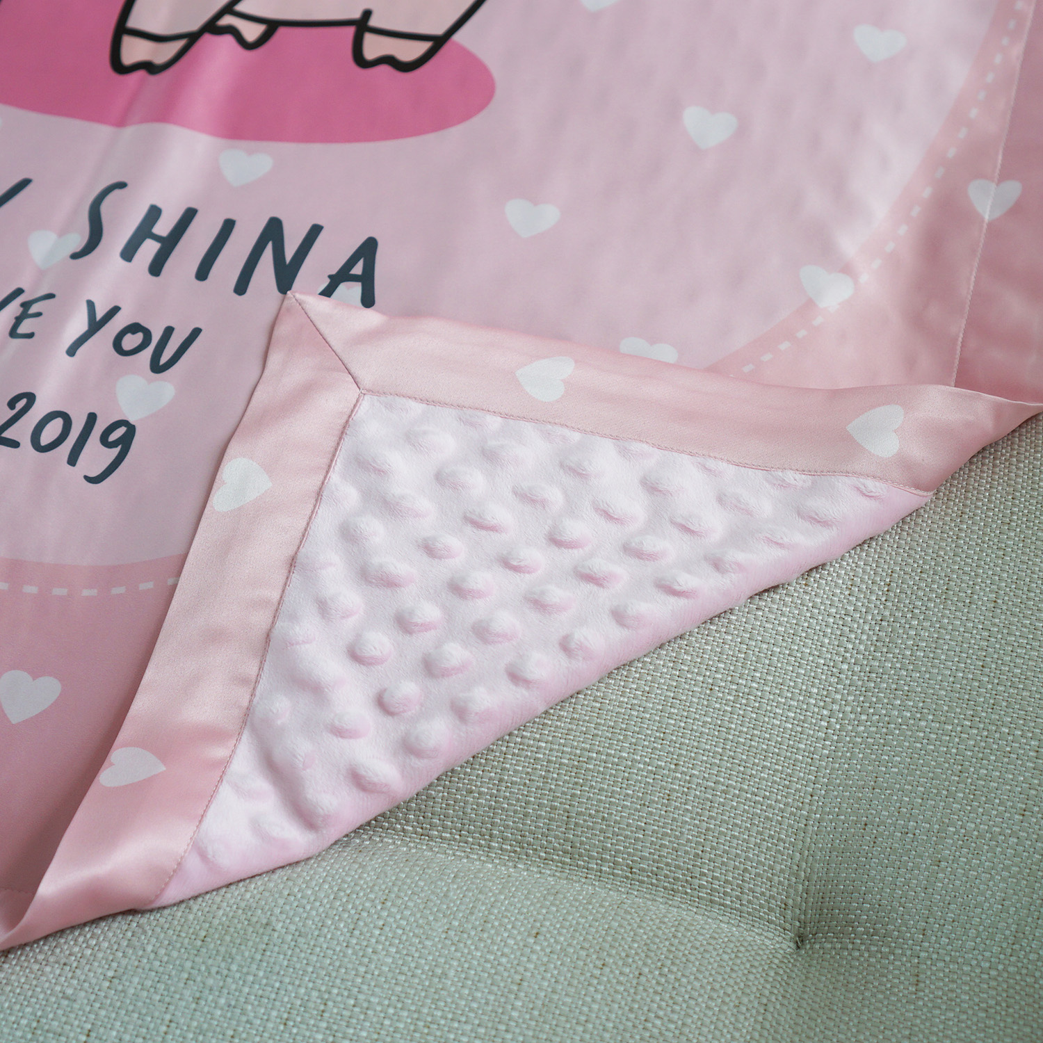 ผ้าห่ม ใส่ชื่อ ลายหมู สี Blush Pink