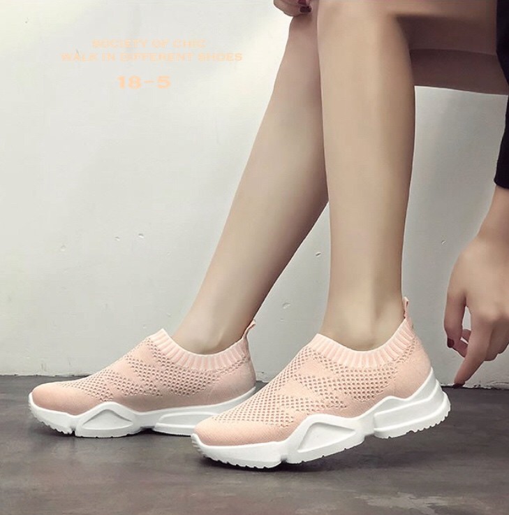 รองเท้าผ้าใบผ้ายืดทรงสวม (สีชมพู)