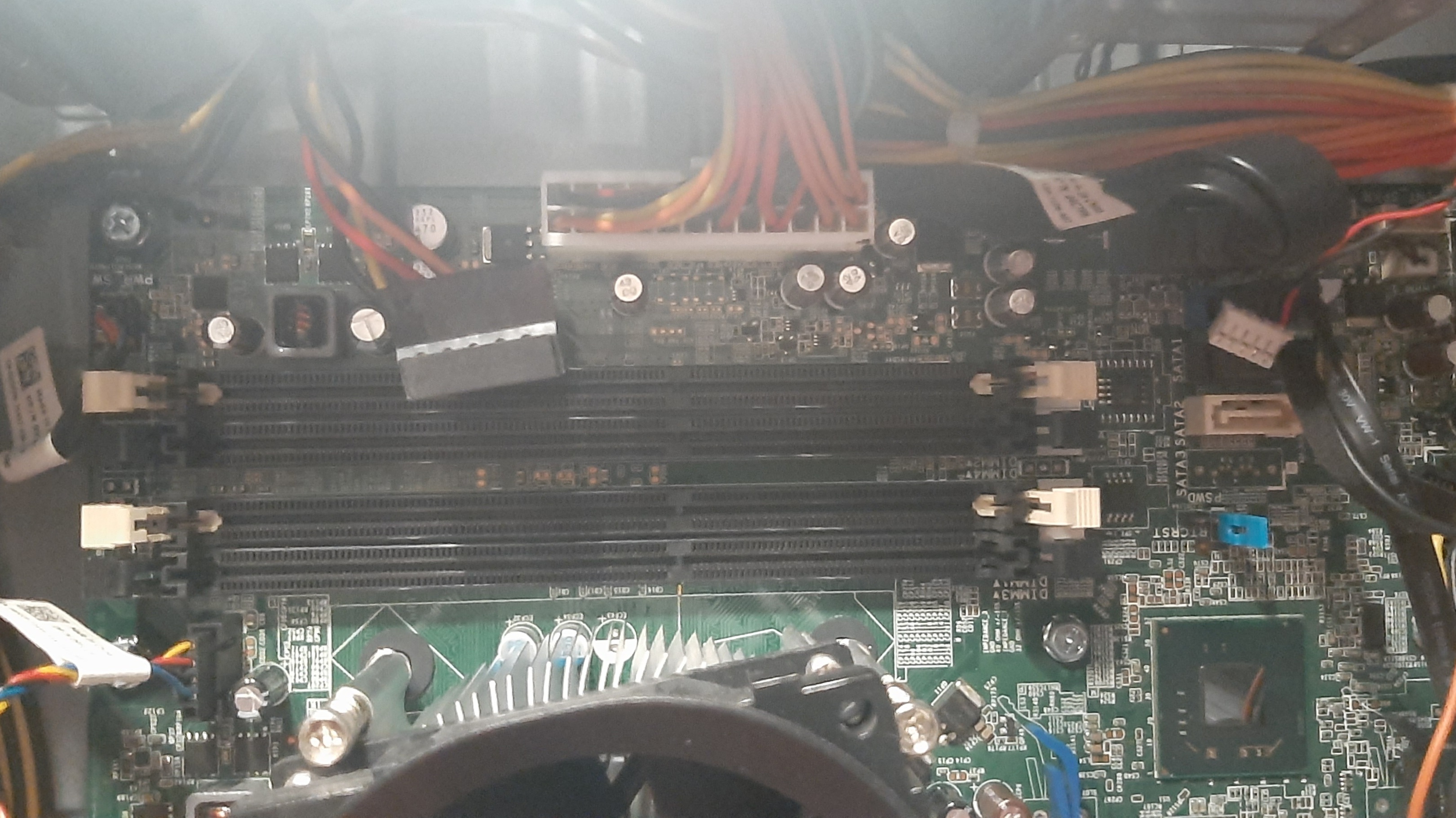 คอมพิวเตอร์ตั้งโต๊ะมือสอง Dell Optiplex 7010 DT (i7-3770 Ram4GB HDD500GB) สภาพดี ประกันร้าน 1 เดือน