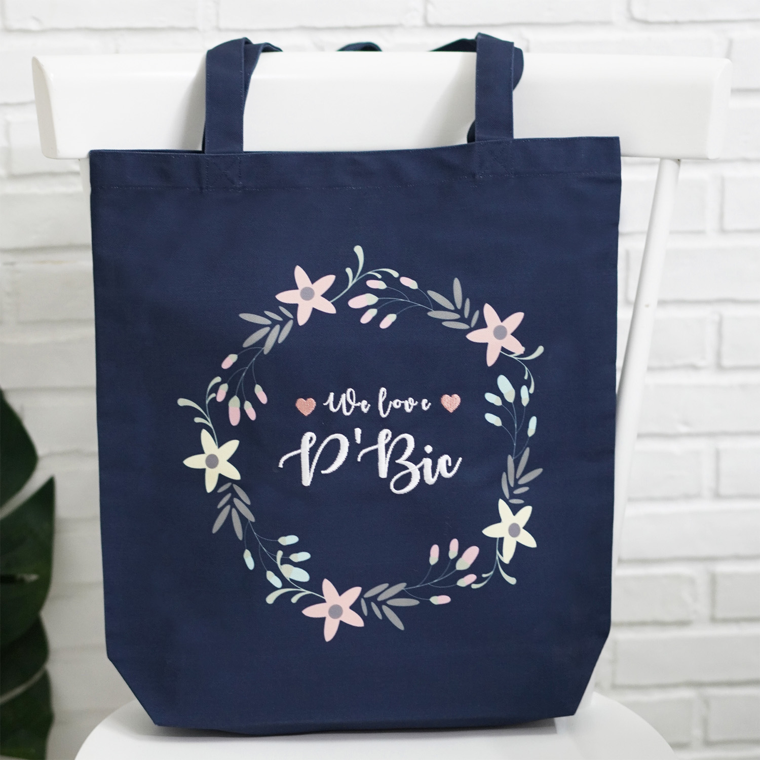 กระเป๋าผ้าแคนวาส ปักชื่อ ลาย Floral Frame - Navy