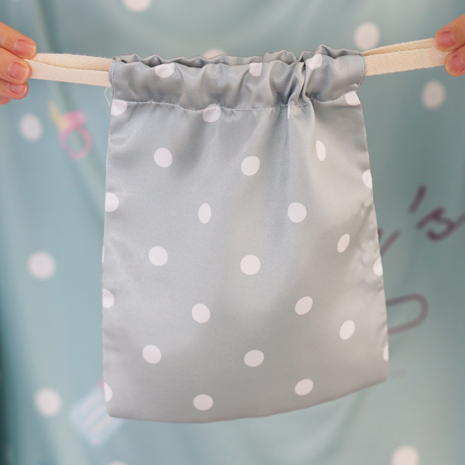 ผ้าคลุมให้นม 3in1 (รุ่นมีกระดุม ถอดโครงได้) แบบสั่งทำใส่ชื่อ ลาย Polka dot - Milk - Green