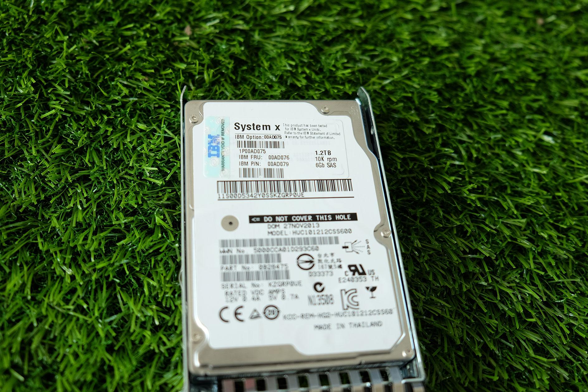 Harddisk IBM SAS 1.2 TB ความเร็ว 10K ขนาด 2.5 มี Tray ให้พร้อม เหมาะกับ Server