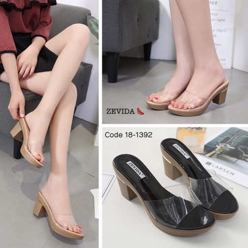 รองเท้าส้นเตี้ยเปิดส้นแต่งคาดใส (สีครีม)