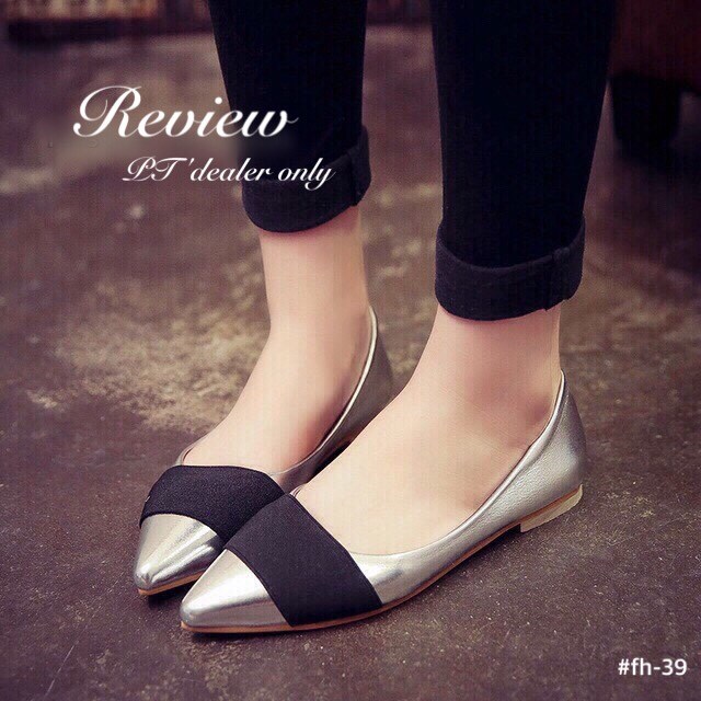 พร้อมส่ง : รองเท้าคัทชู Ferragamo (มี3สี)