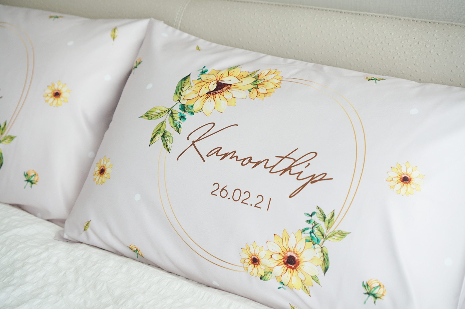 ปลอกหมอนหนุนคู่ พิมพ์ลายเต็มผืน ลาย Sun Flower - Beige