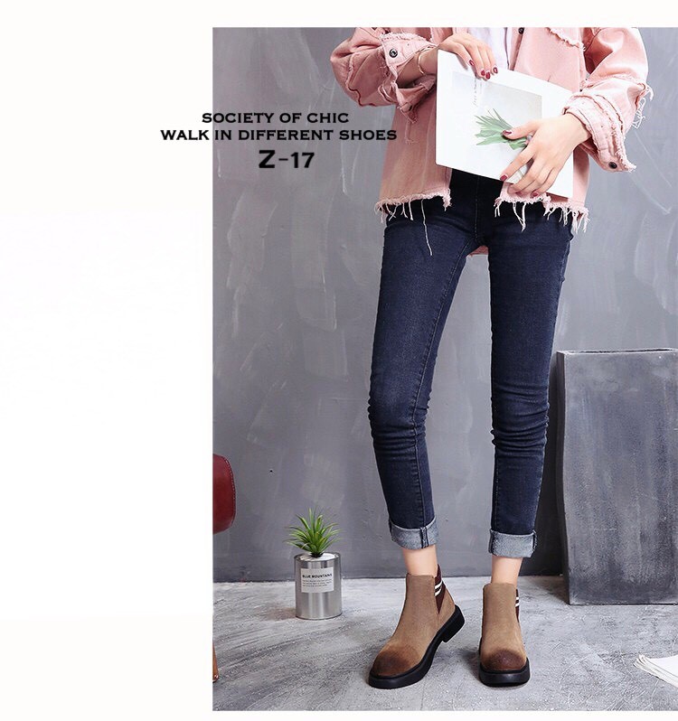 รองเท้าผ้าใบหนังกลับทรงถุงเท้า (สีดำ)