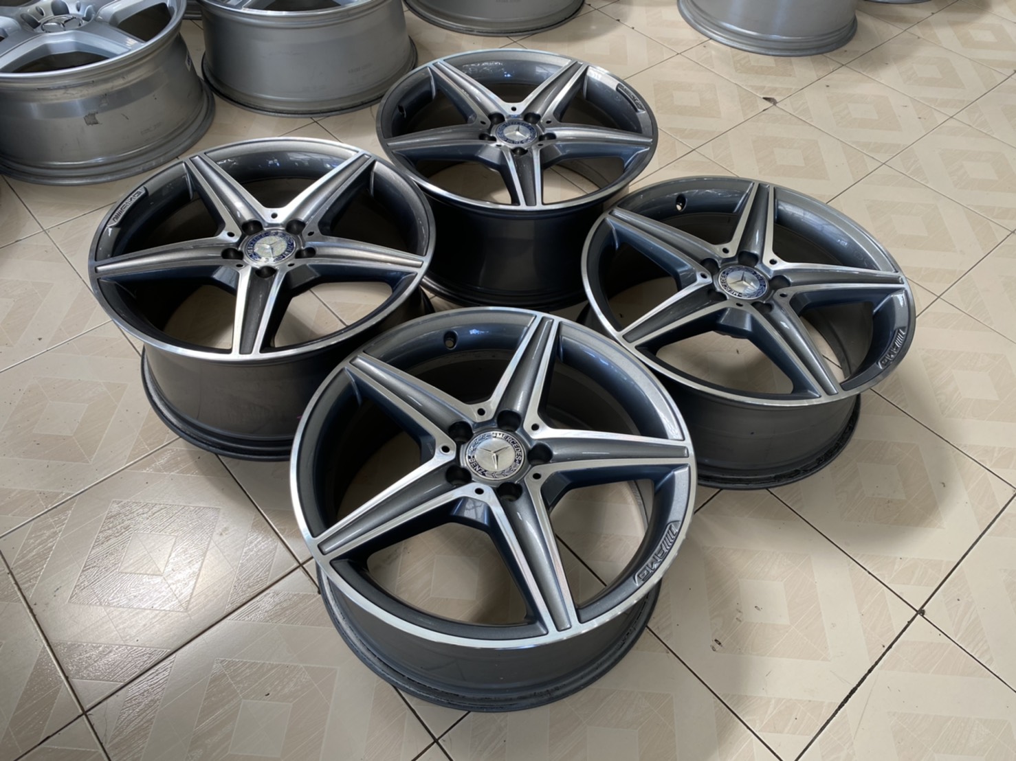 ล้อแท้ AMG ST6 W205 18”