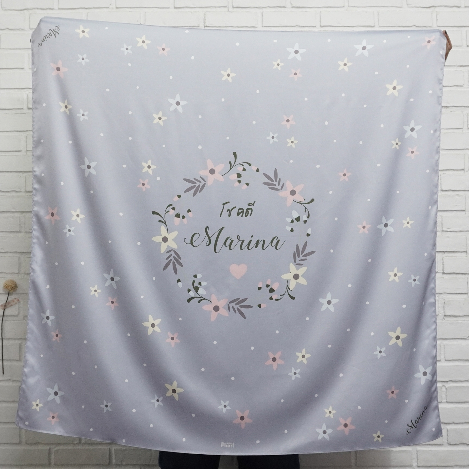 ผ้าพันคอ ลาย Floral Frame - Grey สั่งทำใส่ชื่อ