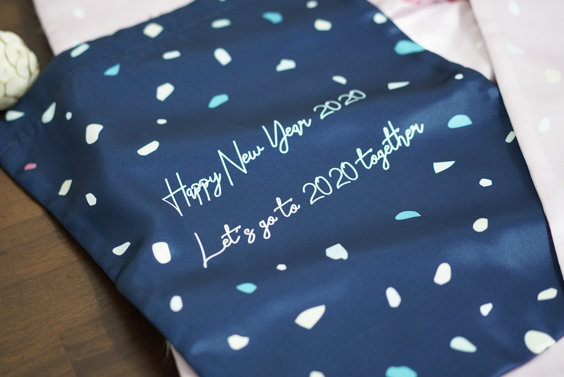 ถุงผ้าซาติน ไซส์ L สั่งทำใส่ชื่อ - Terrazzo