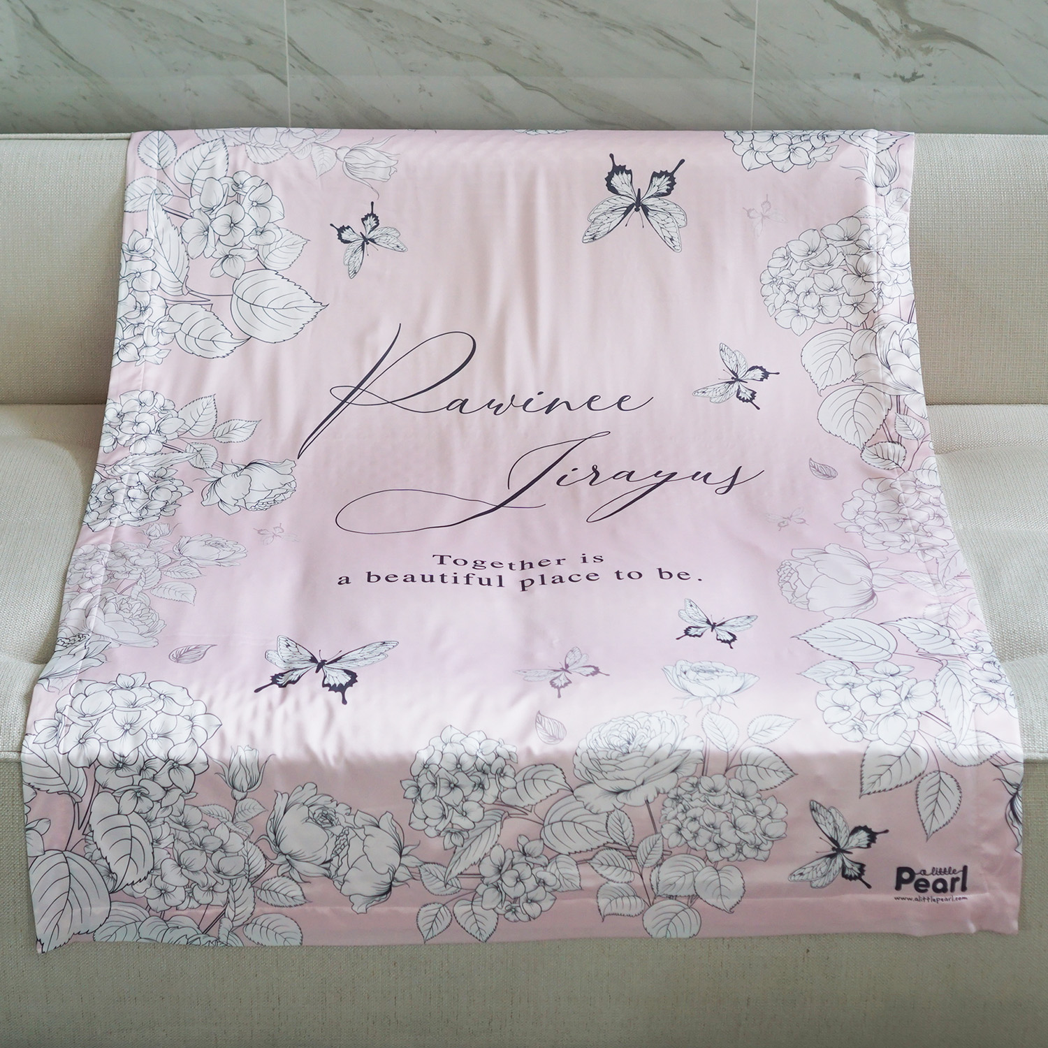 ผ้าห่มสั่งทำใส่ชื่อ ลาย Butterfly Vintage - Pink