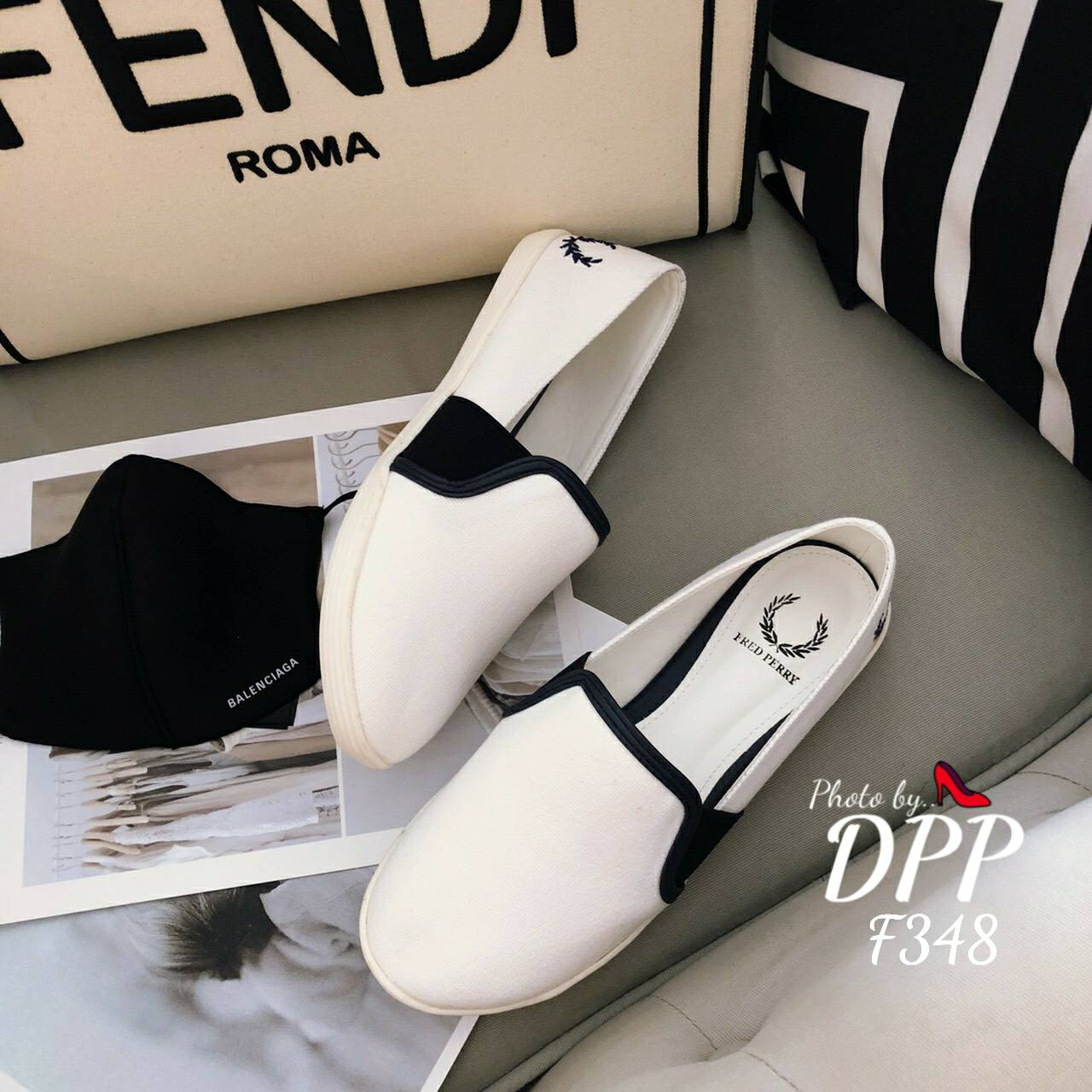 รองเท้าผ้าใบทรงSlip on สไตล์ Fred Perry