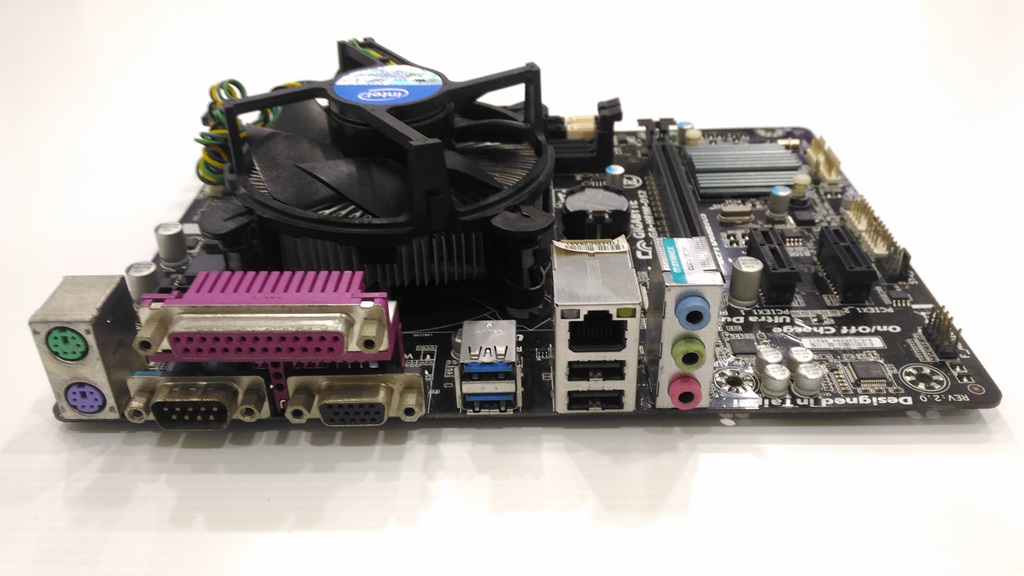 GA-H81M-DS2 + G3220 มีประกัน