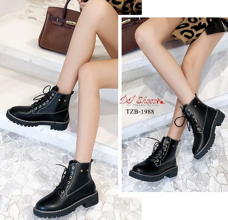 รองเท้าบูทหุ้มข้อแต่งหมุด