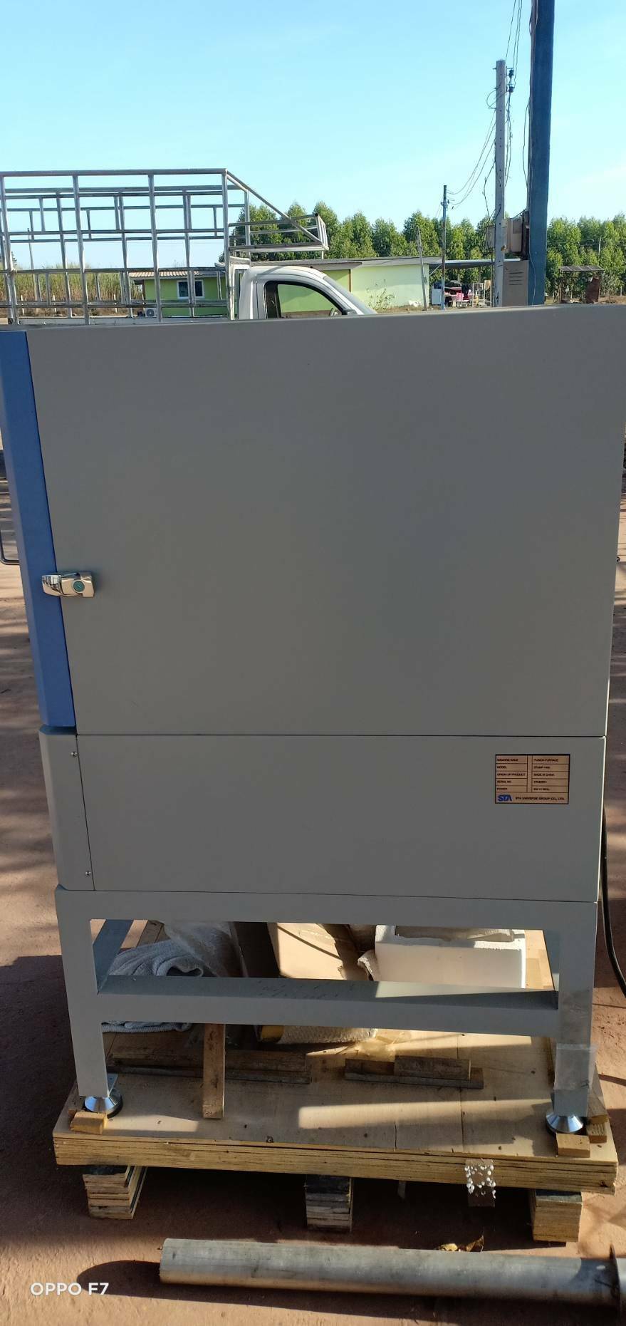 ภาพรีวิว ติดป้ายเนมเพลท บนเครื่องจักร ป้ายสแตนเลสงานสกรีน2