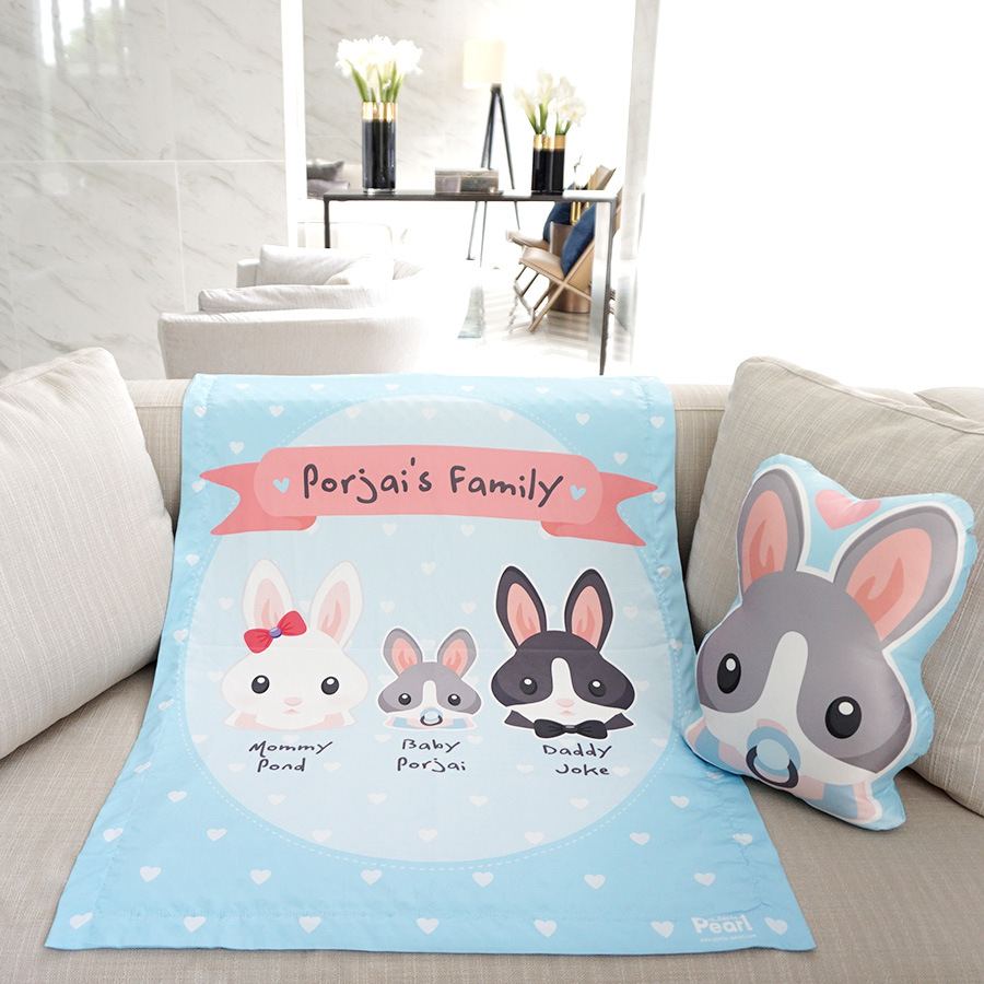 ผ้าห่มเด็ก ใส่ชื่อ ลายกระต่าย สีฟ้า / Rabbit Family - Blue