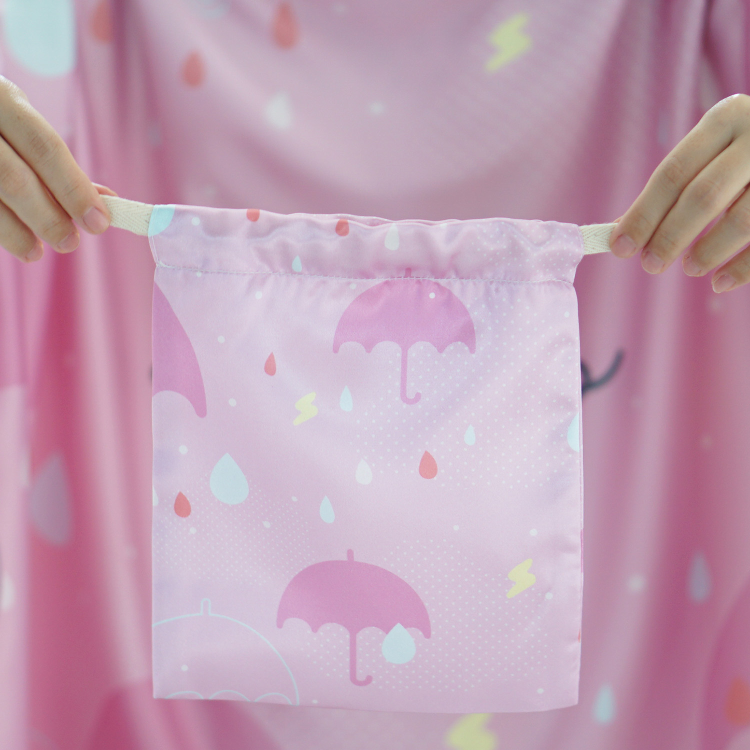 ผ้าคลุมให้นม สั่งทำใส่ชือ ลาย Raindrops - Pink