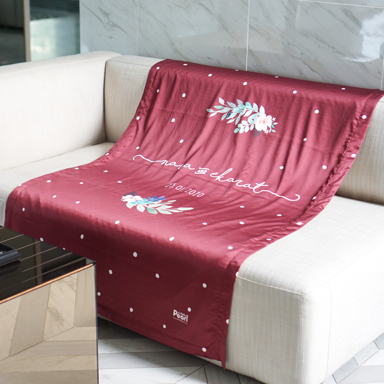 ผ้าห่มสั่งทำใส่ชื่อ Flower - Burgundy