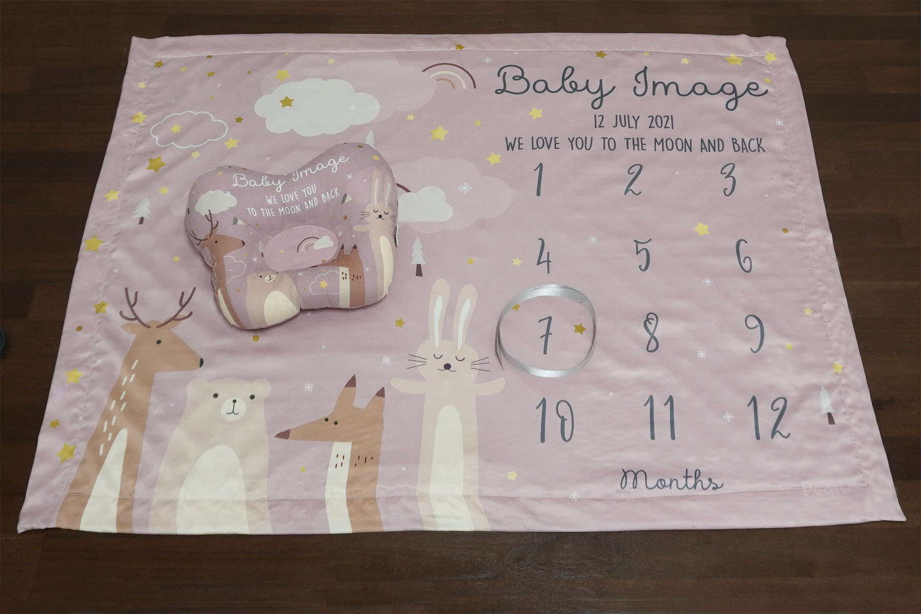 ชุดของขวัญเด็กแรกเกิด หมอนหลุม + ผ้าห่มขนาด 75x100cm ลาย Milestone - Woodland - Pink