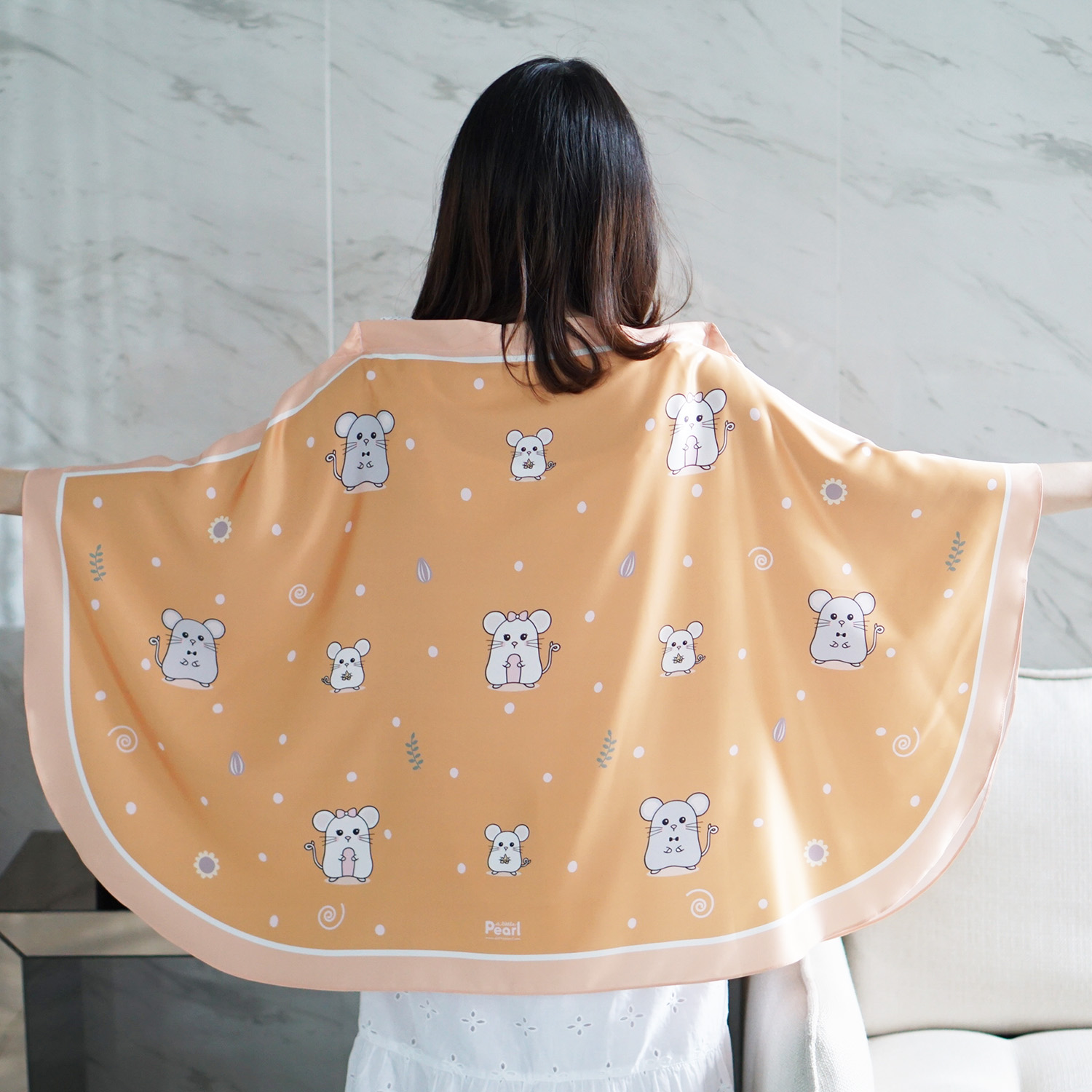 ผ้าคลุมให้นม สั่งทำใส่ชือ ลาย Mini Mouse - Orange