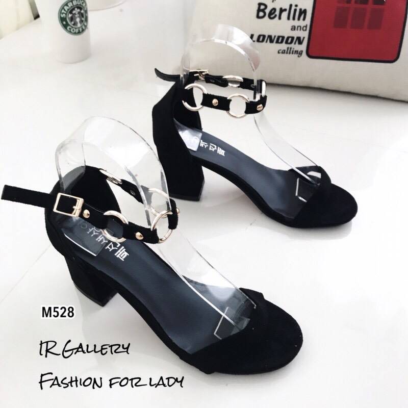 รองเท้าส้นตันแต่งอะไหล่รัดข้อ (สีครีม)