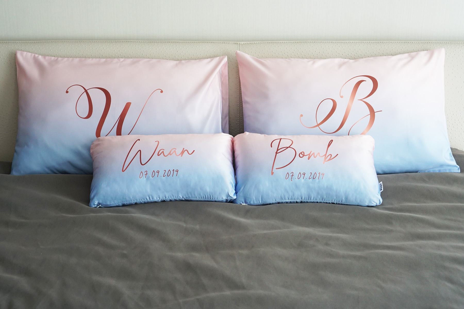 WD3 ชุดของขวัญแต่งงาน ปลอกหมอนคู่+หมอนอิง 2 ใบ ลาย Gradient - Pink Blue