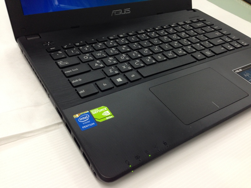ASUS X452M ใหม่
