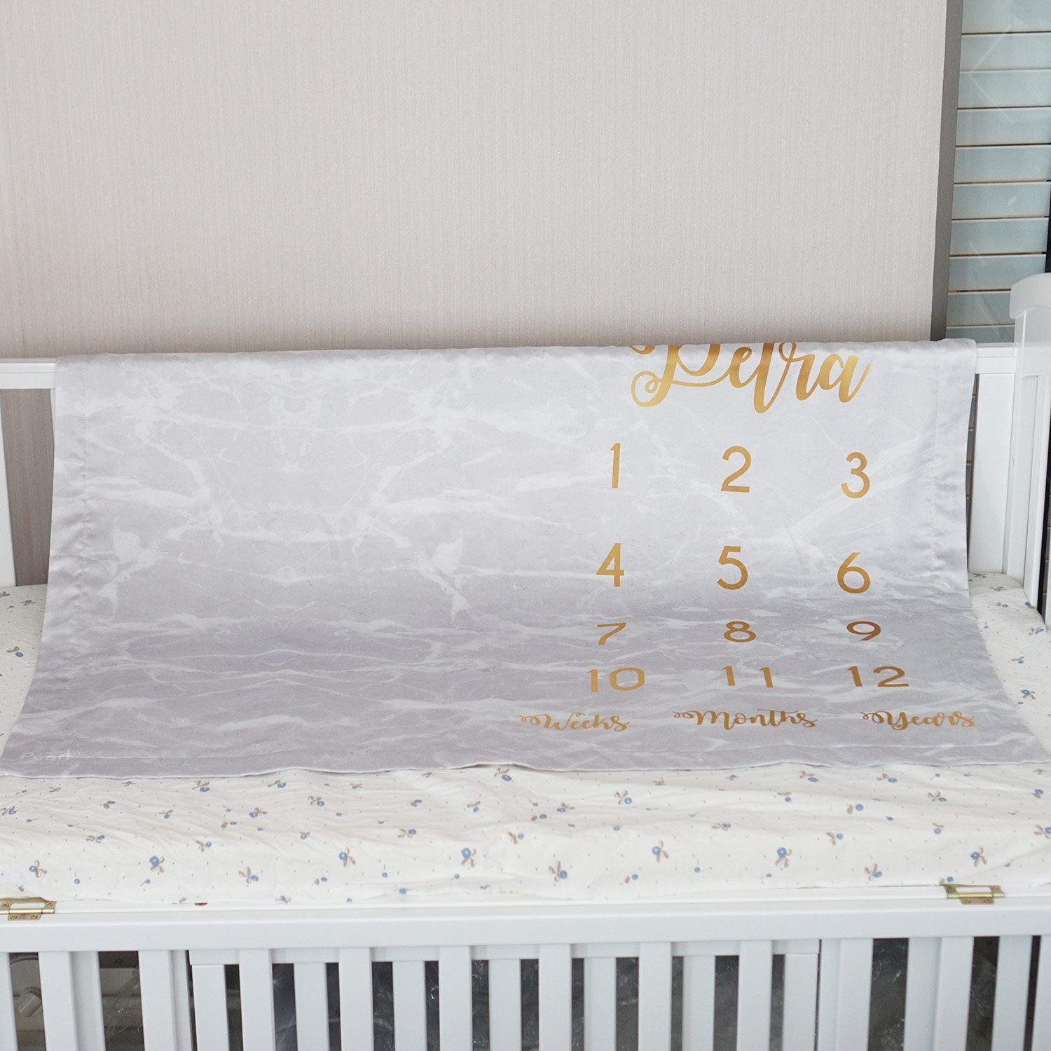 ผ้าห่ม Milestone ลาย Grey Marble - Gold