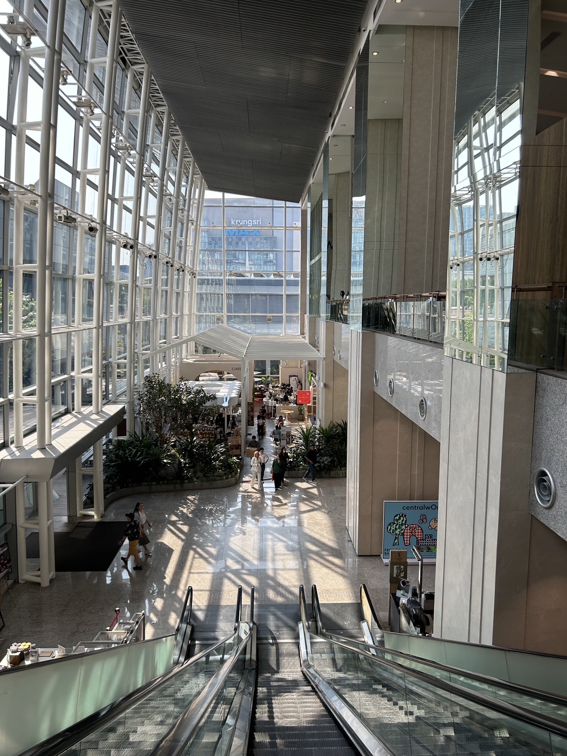 อาคารเซ็นทรัลเวิลด์ ออฟฟิศเศส (CentralwOrld Offices) สำนักงานให้เช่าใจกลางกรุงเทพฯ ติดห้างเซ็นทรัลเวิลด์ ราชดำริ ราชประสงค์ ปทุมวัน