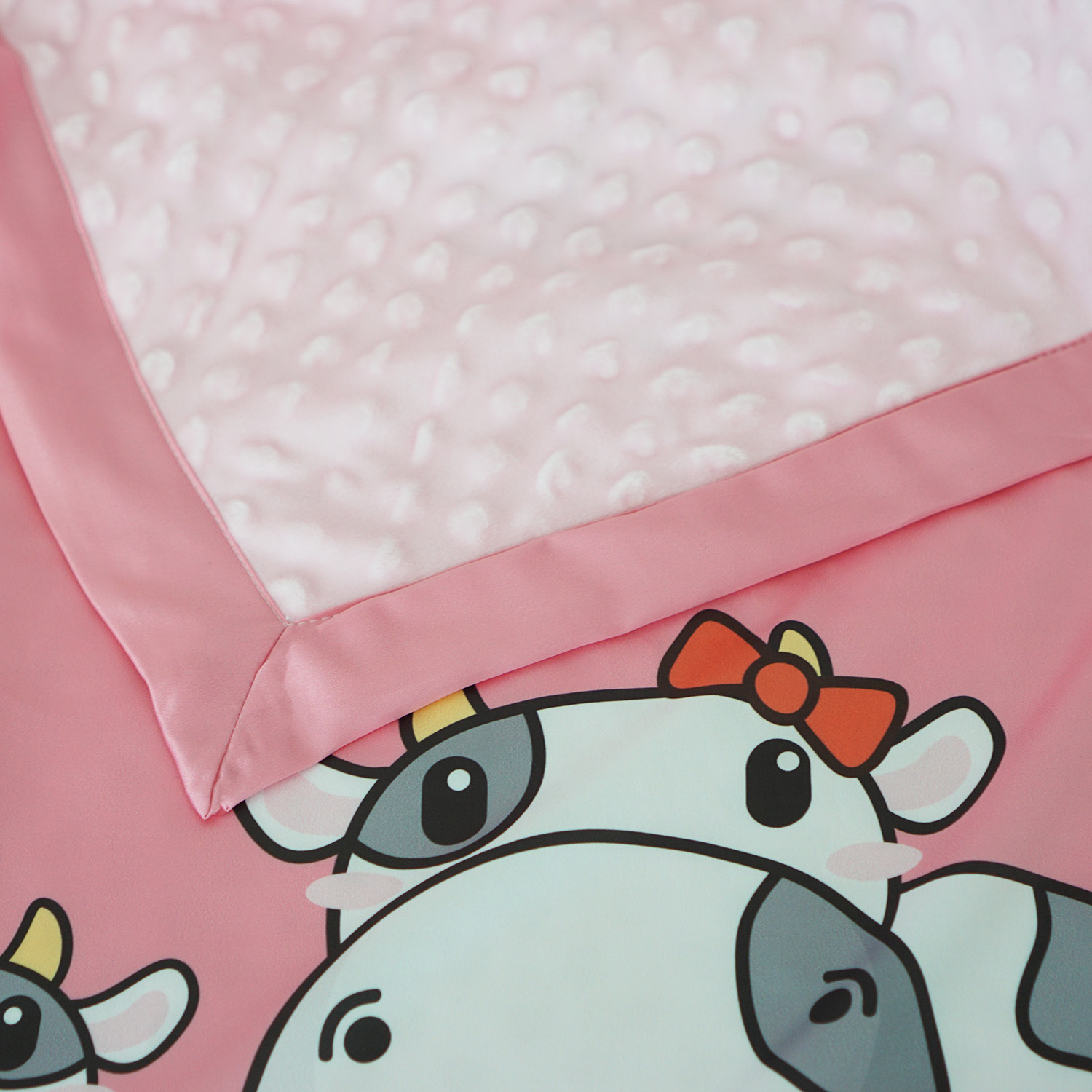 ผ้าห่มเด็ก ใส่ประวัติแรกเกิด ลายวัว Mixed Cow - Pink