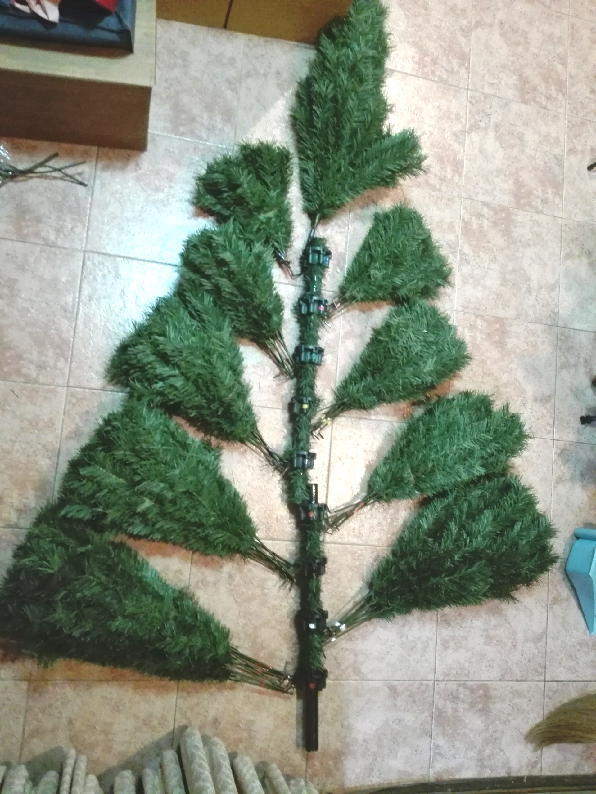 ต้นคริสต์มาส พุ่มหนามาก คลุมยาวถึงพื้น 7 Ft (210 cm.) คุณภาพส่งออก