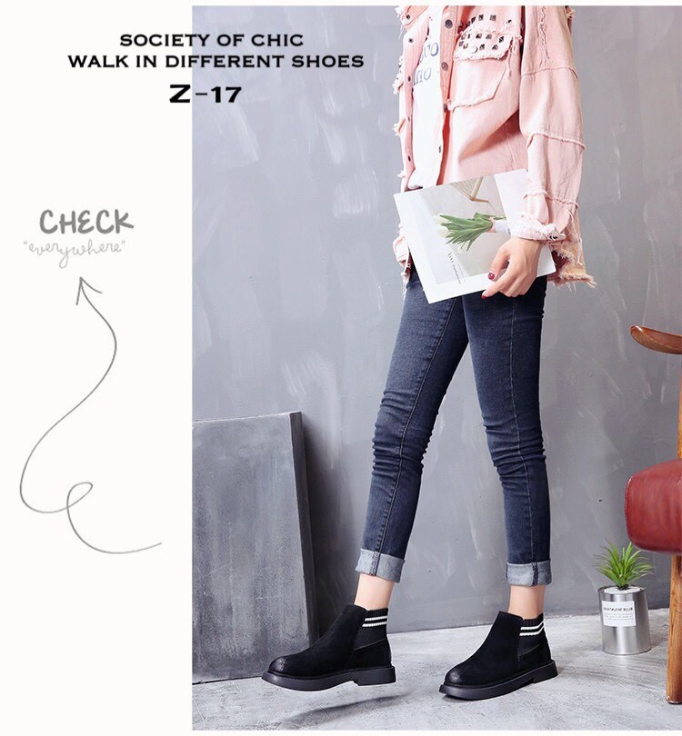 รองเท้าผ้าใบหนังกลับทรงถุงเท้า (สีดำ)