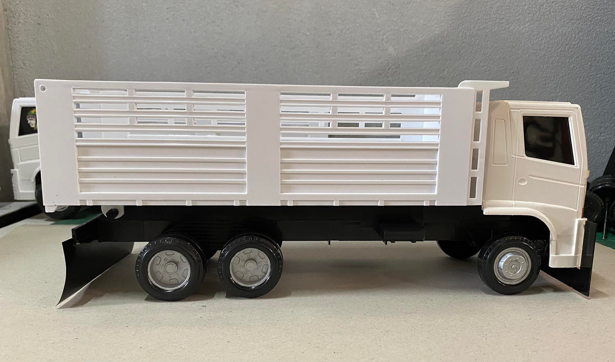 รถดั้มแต่งน้อย