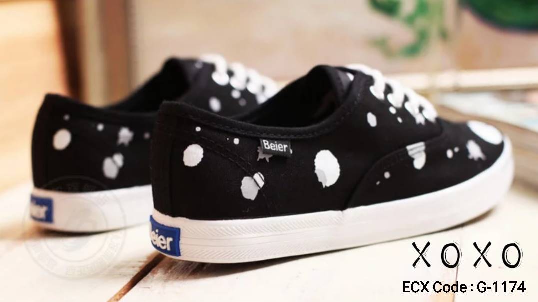 รองเท้าผ้าใบทรงkedsแต่งสี (สีดำ)