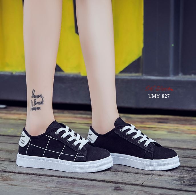 รองเท้าผ้าใบแฟชั่สกีนลายเส้น (สีดำ)