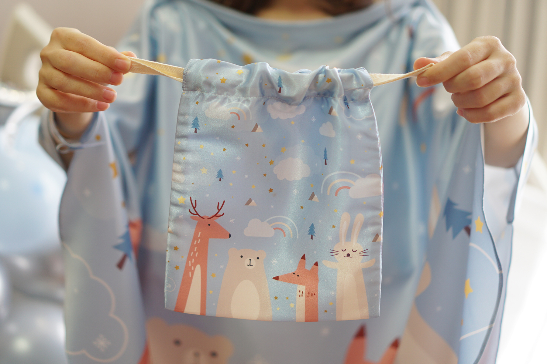 ผ้าคลุมให้นม สั่งทำใส่ชือ ลาย Woodland - Blue