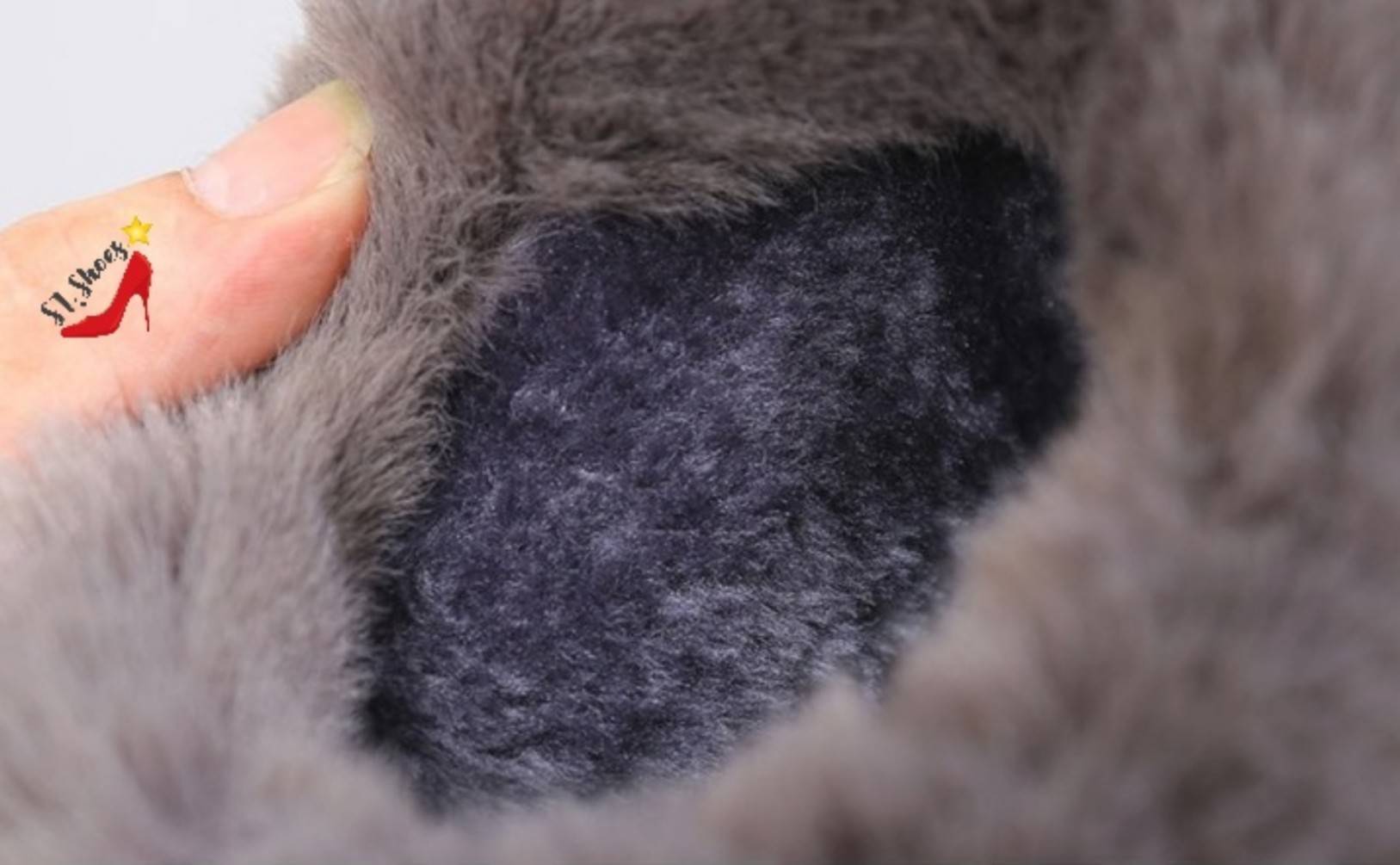 รองเท้าผ้าใบลุยหิมะสักหลาด (สีดำ)