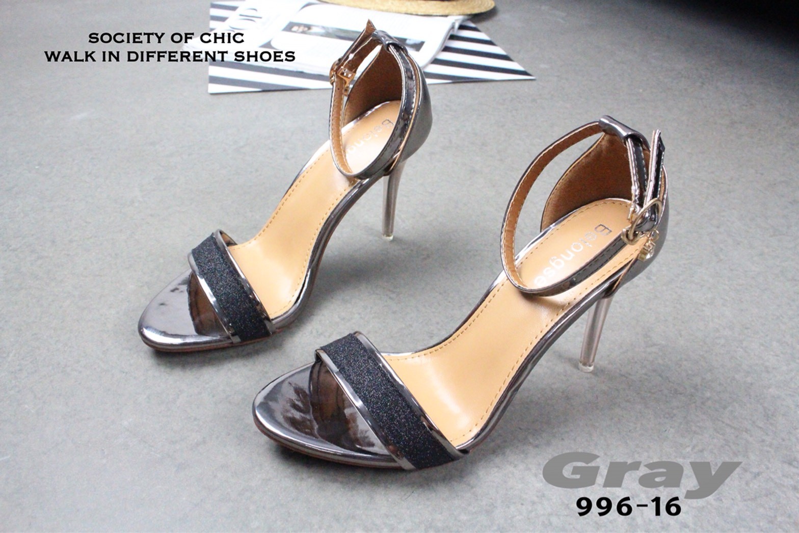 รองเท้าส้นสูงหนังเงารัดข้อ (สีดำ)