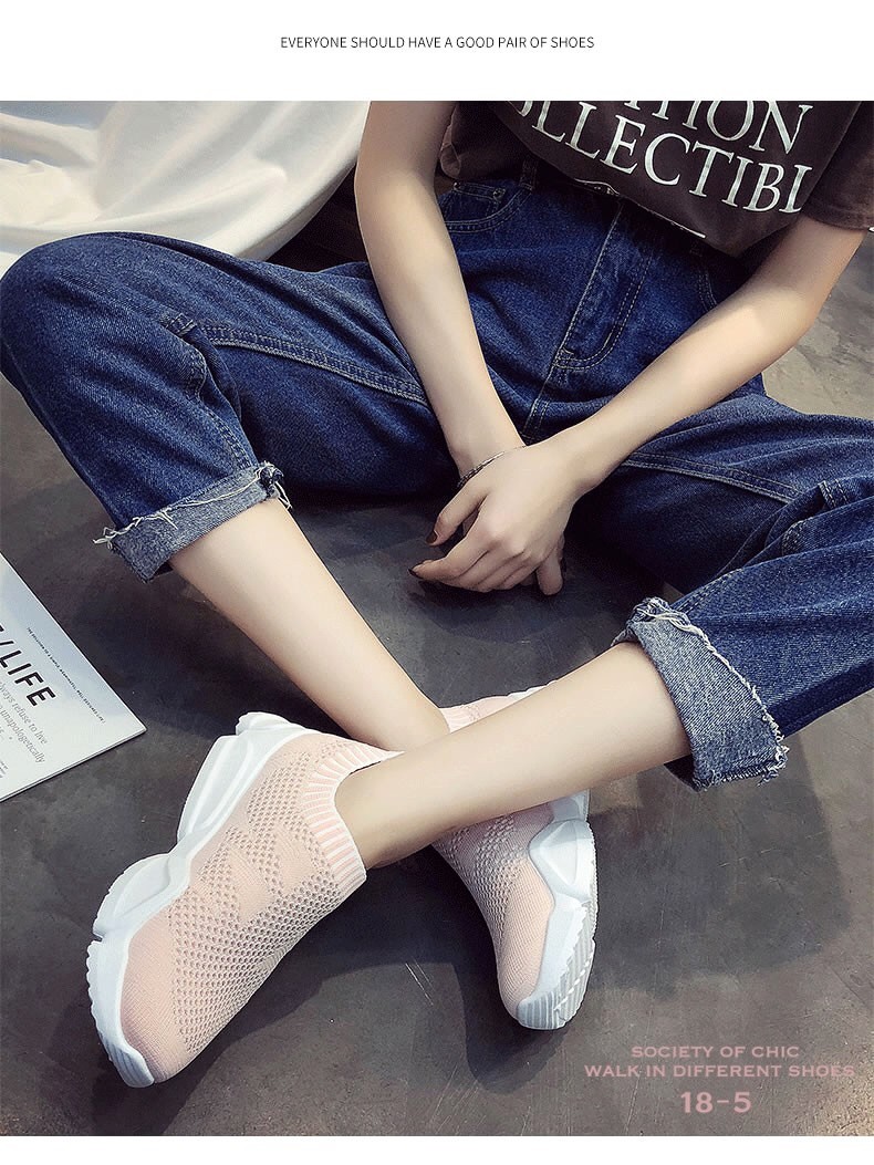 รองเท้าผ้าใบผ้ายืดทรงสวม (สีขาว)