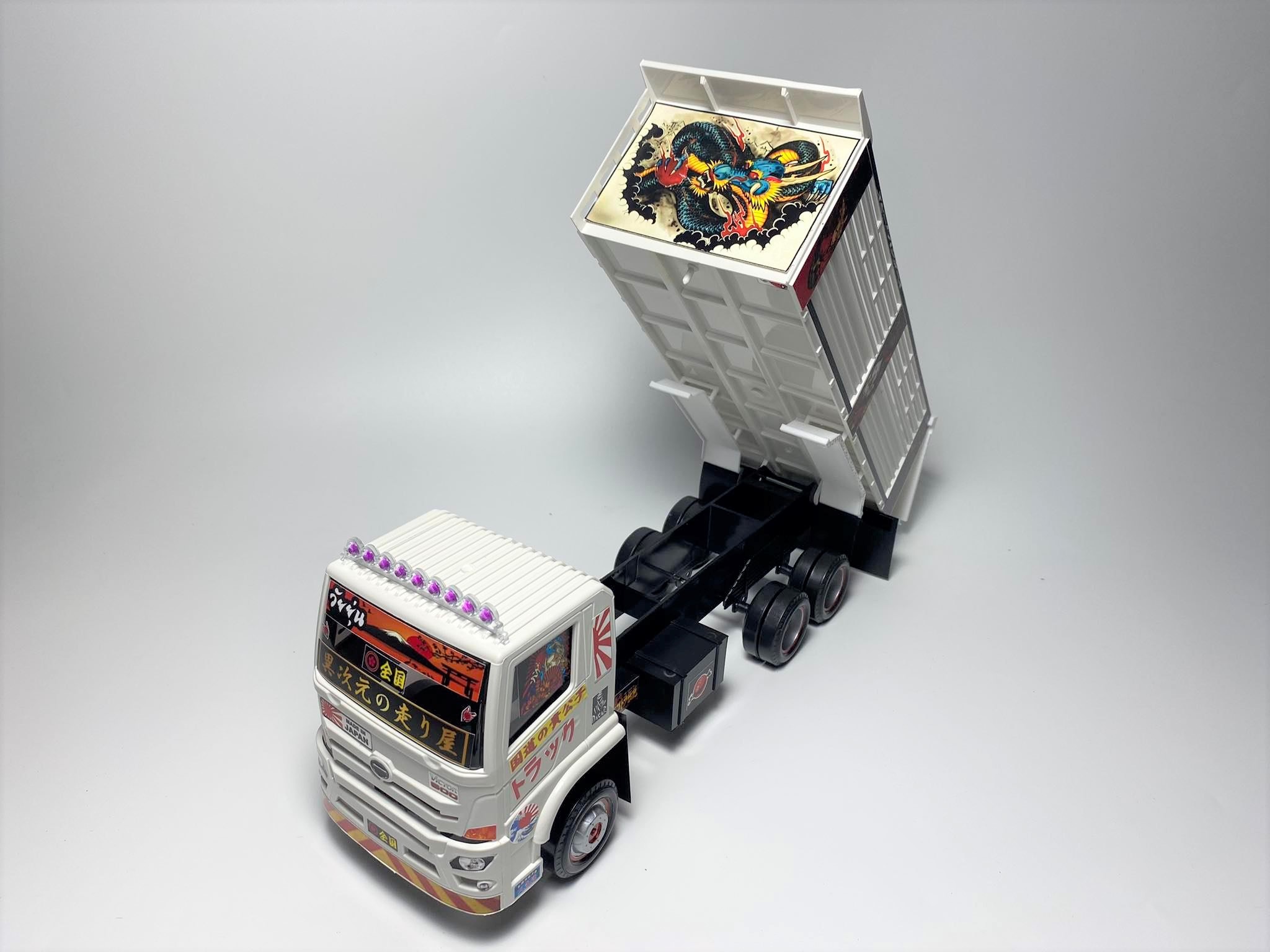 รถดั้มแต่งวัยยุ่น สไตล์ญี่ปุ่น โมเดลรถสิบล้อแต่ง 1/24