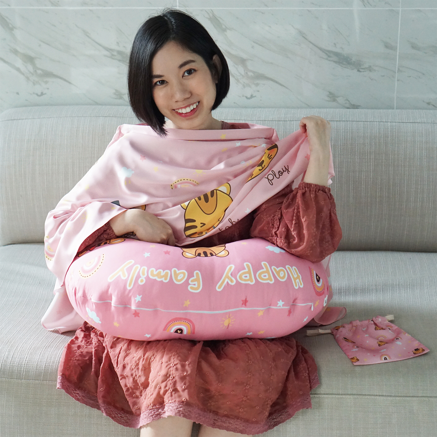 ชุดของขวัญเด็กแรกเกิด NP2 ผ้าคลุมให้นม + หมอนรองให้นม ลาย Tiger - Pink