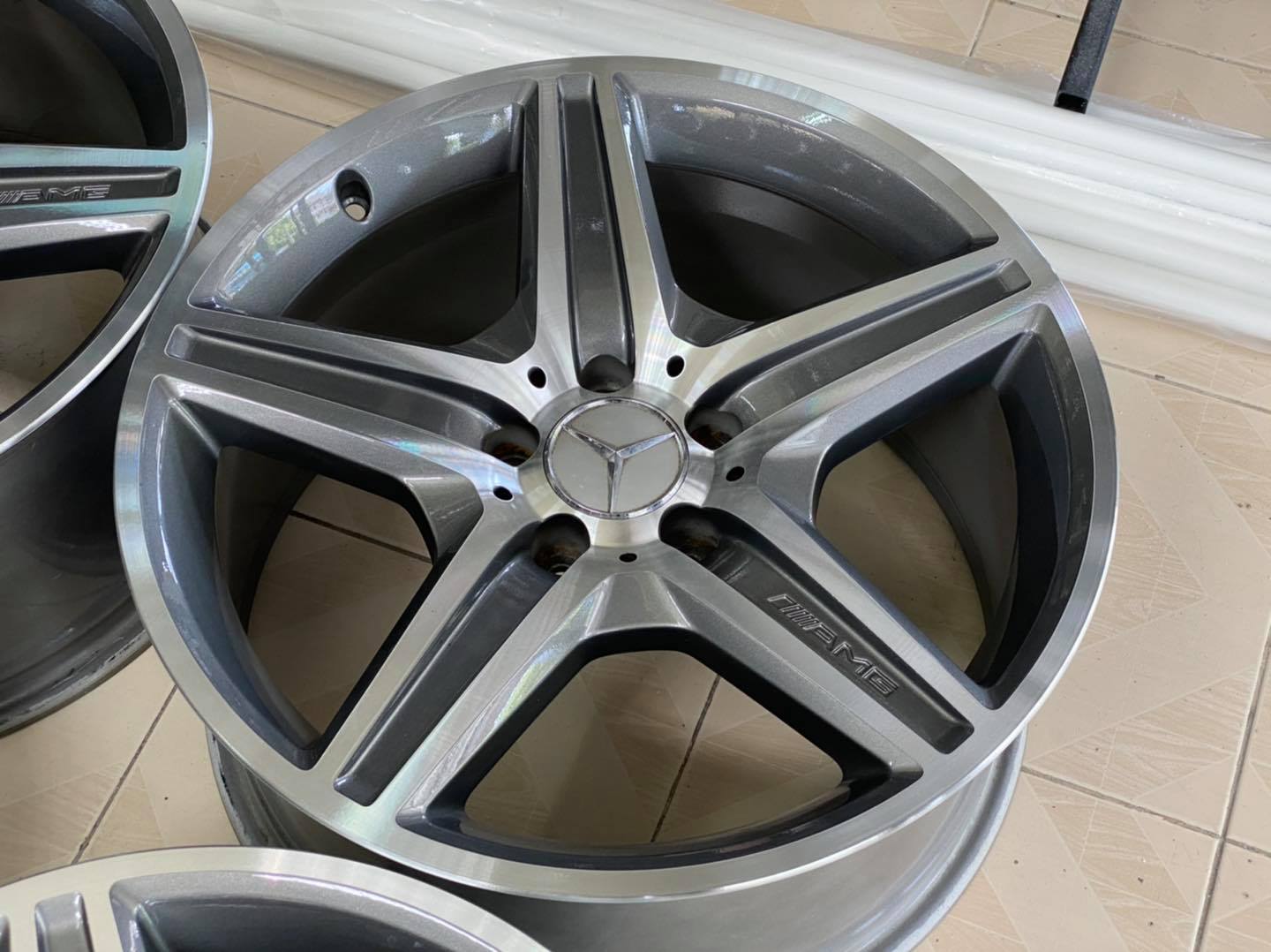 ล้อแท้ AMG st6 18" w211 E63