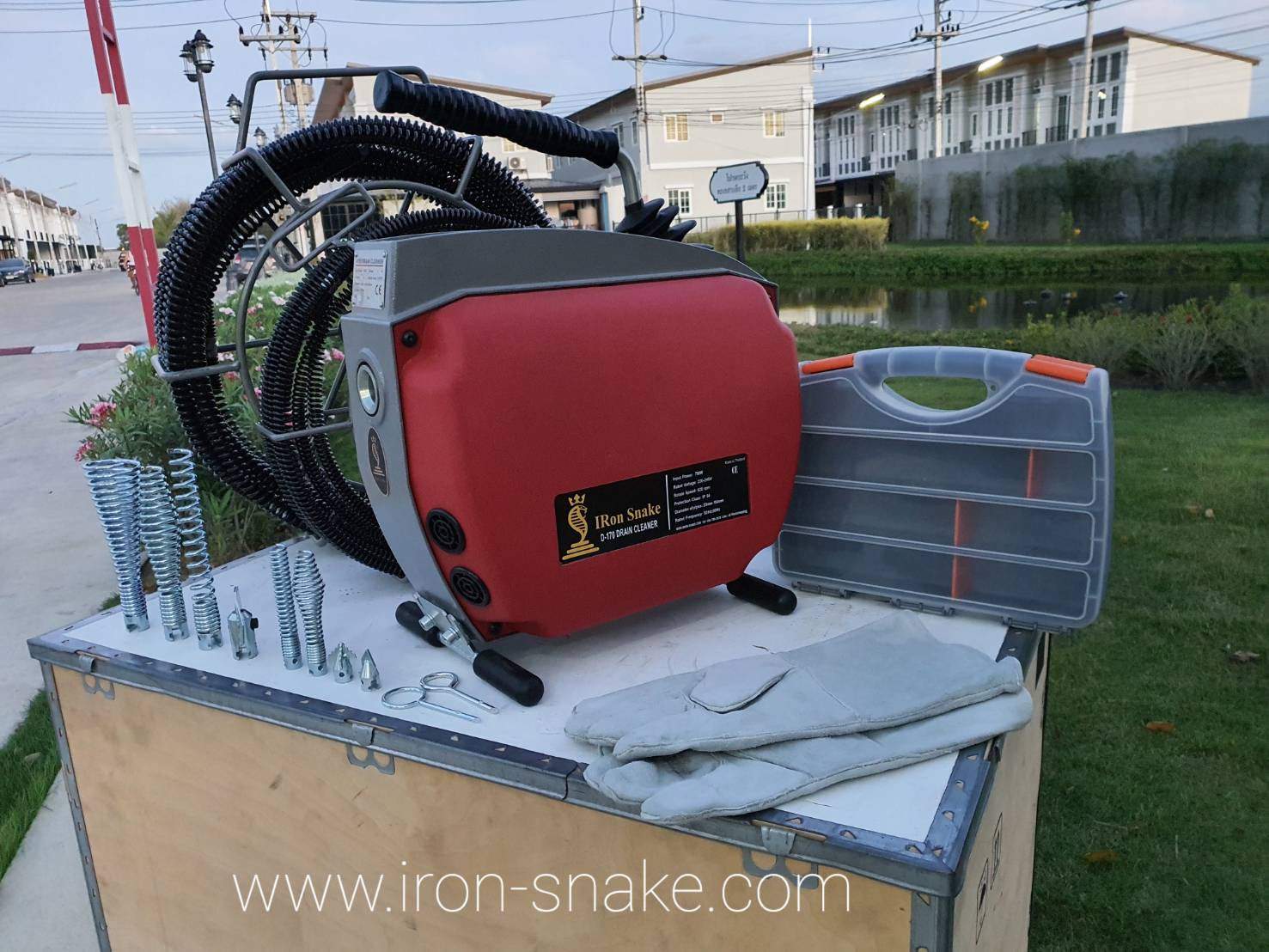 เครื่องทะลวงท่อ งูเหล็ก D-170 ( ยี่ห้อ IRon Snake ) กำลัง 750 วัตต์